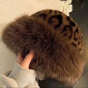 Fur hat Brand-new
